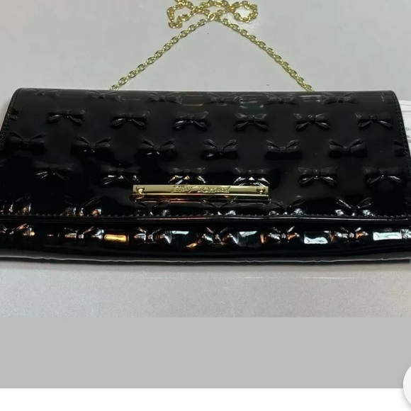 💜Authentic Betsey Johnson Patent Clutch Crossbody - Picture 1 of 6
